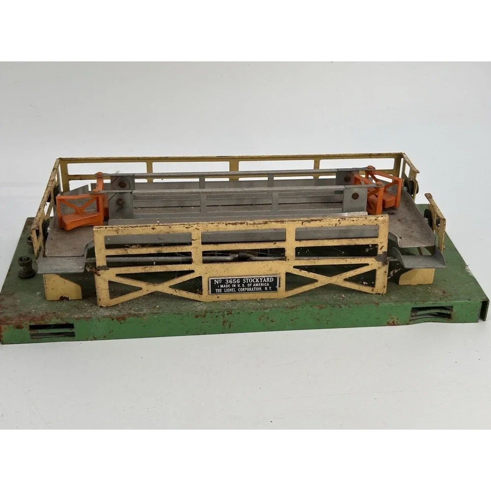 1949 to 1955 Lionel Cattle Stockyard # 3656 Model Made in United States Lot Of 2